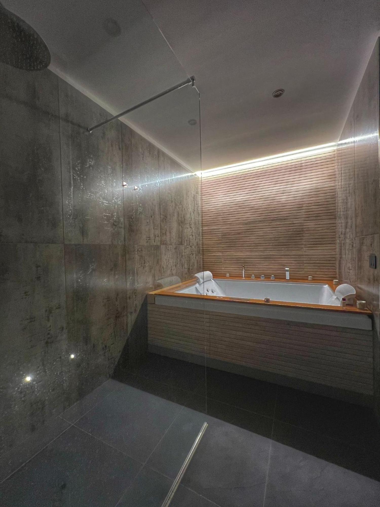 Amay City Suite Bari Exteriör bild