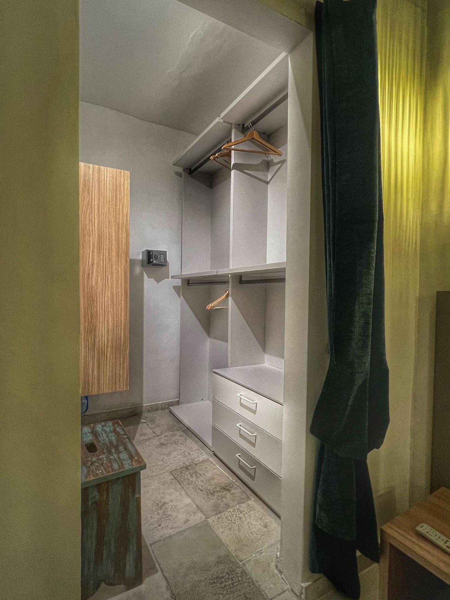 Amay City Suite Bari Exteriör bild